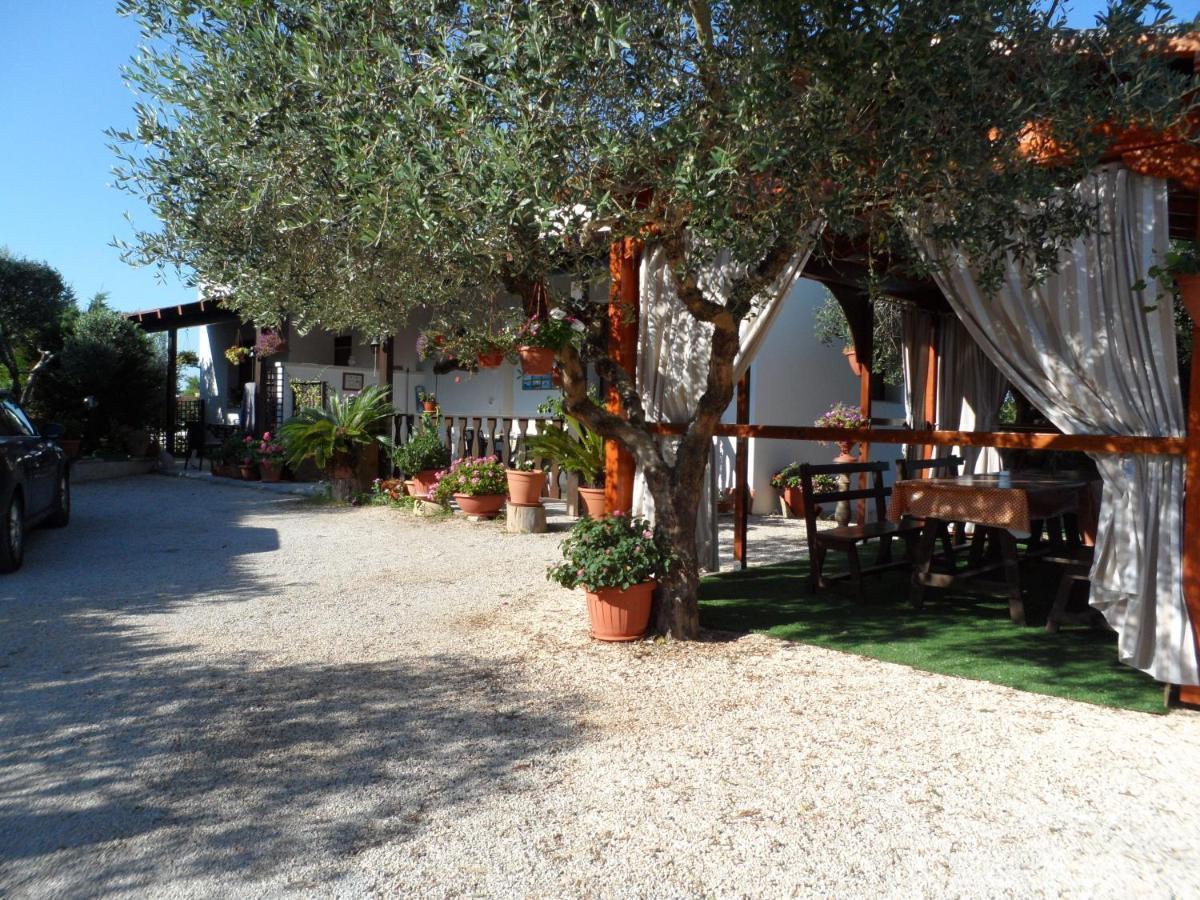 B&B Il Palombaro Уджано-ла-Кьеза Экстерьер фото